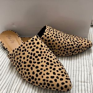 PinkLily women’s size 7.5. Tan with black cheetah print.